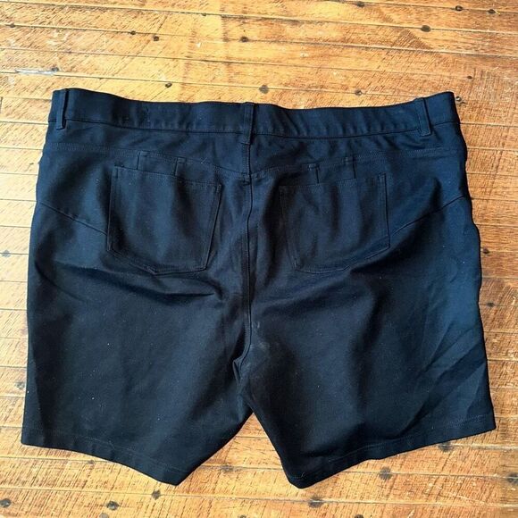 Torrid black stretchy comfortable Bermuda size 28 shorts - Picture 3 of 3